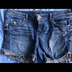 a.n.a Jean shorts
